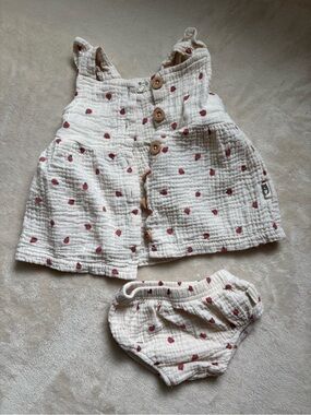 NWOT rabbit & bear organic strawberry sun dress with diaper cover 0-3M